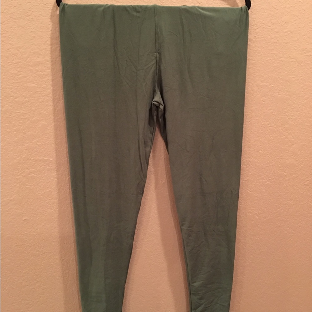 LuLaRoe Hunter Solid Green TC Leggings - NEW
